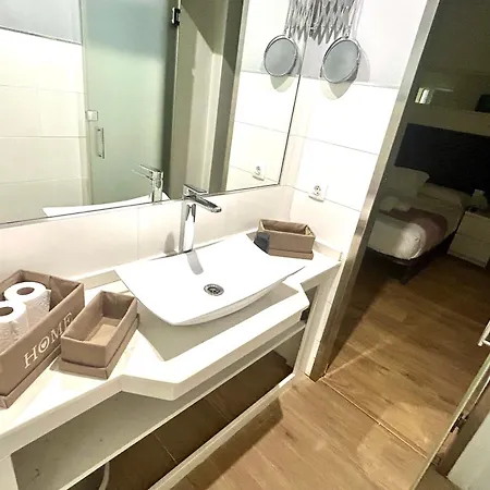 Esencia De *